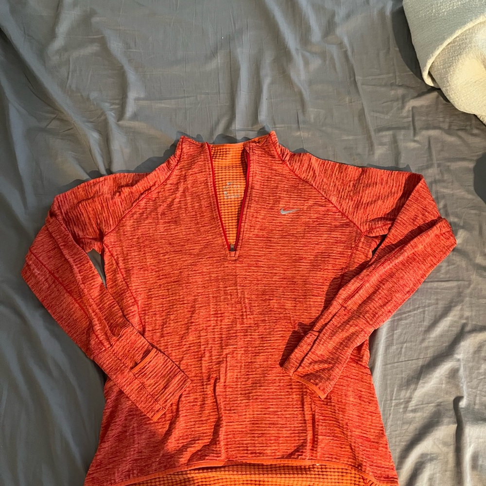Nike running women’s winterized dri-fit long sleeve top - size L